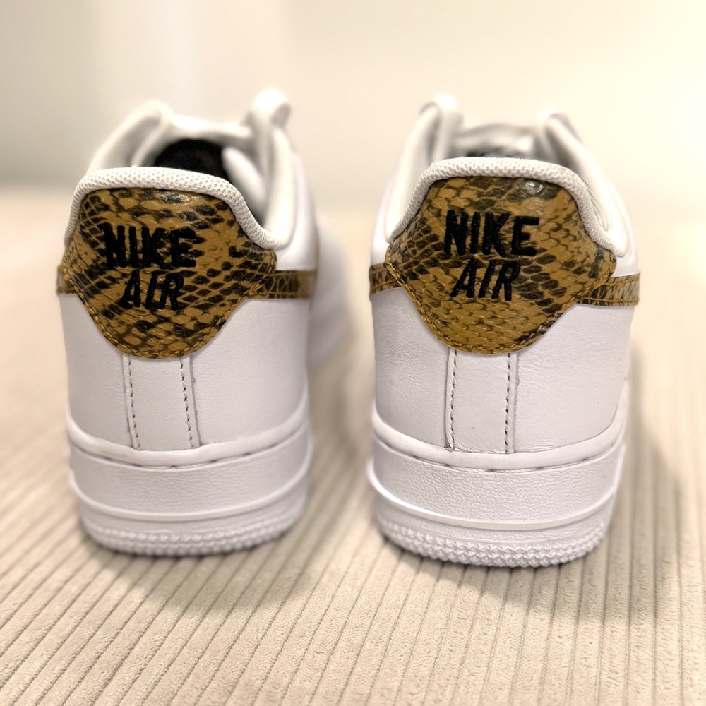 Nike Air Force 1 Low Retro Sneakers - Picture 5 of 9